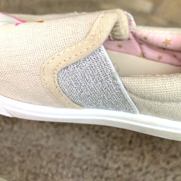 Nerteo Toddler Slip On Shoes Canvas Sneakers Size 6 - Picture 4 of 15